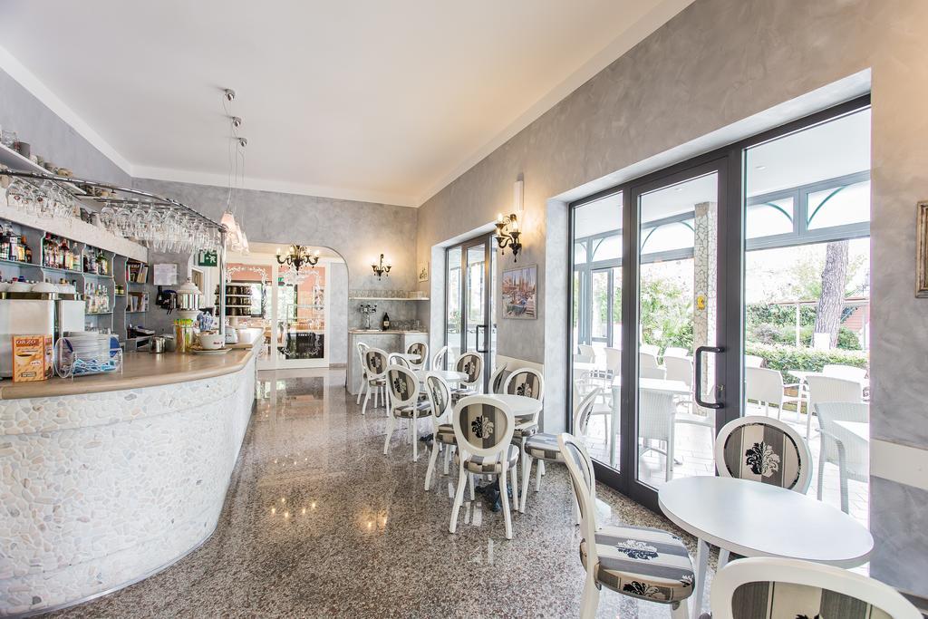 Hotel Giamaika Cesenatico Exterior photo