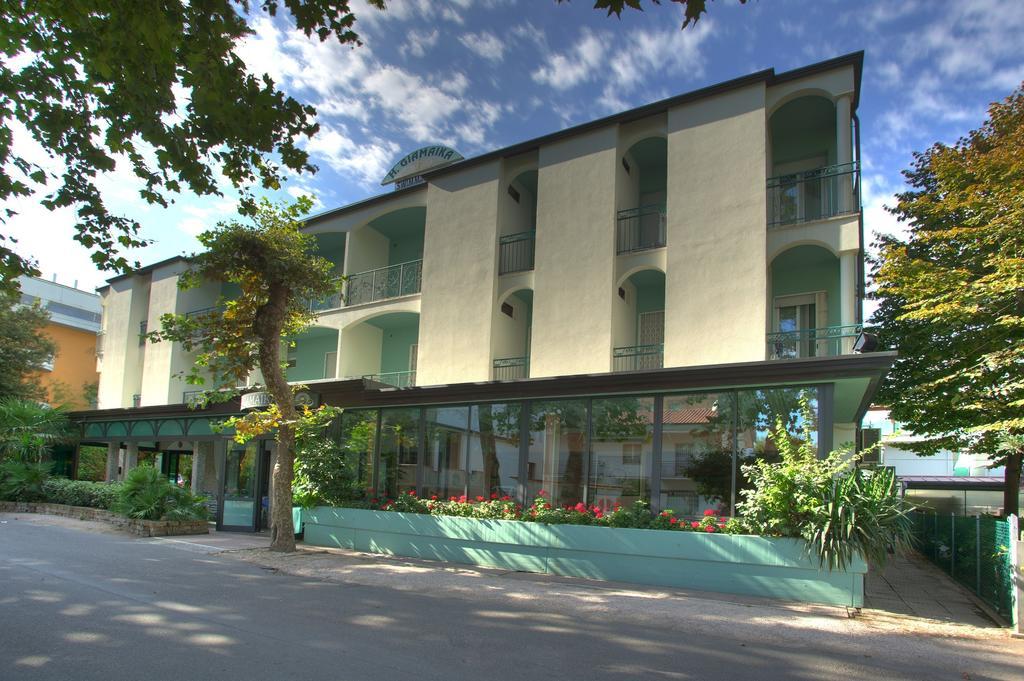 Hotel Giamaika Cesenatico Exterior photo