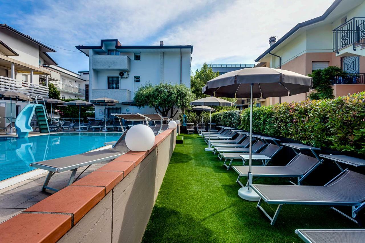 Hotel Giamaika Cesenatico Exterior photo